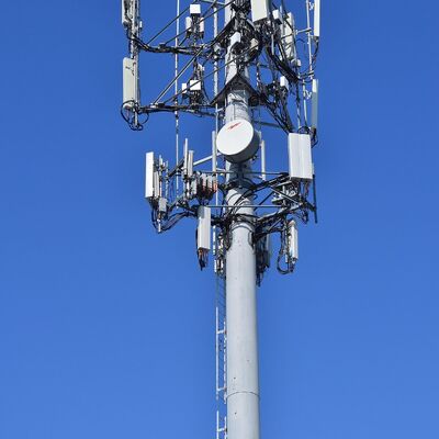 20M 30M の屋外の長期配備のための耐久性の高いモノポール タワーの耐候性があります