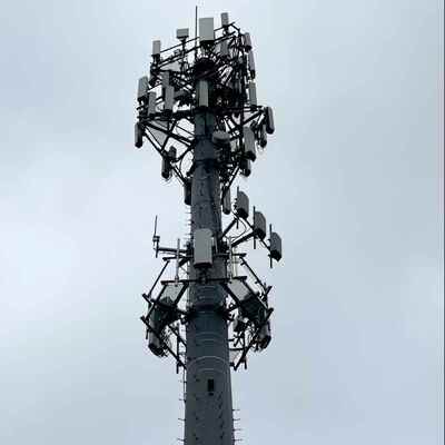 18 25 36 メートルの病院のキャンパスのためのクライマーに組み込まれた熱いすくいの電流を通されたモノポール タワー