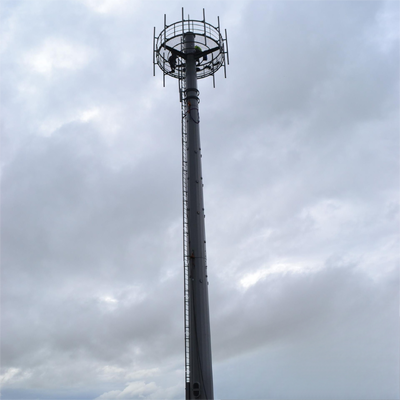32 メートルの避雷針は病院の外来の建物のためのモノポール タワーを統合しました