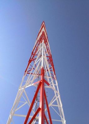 5km 10km 20km Wifi 送信機と受信機 角型格子鋼塔 マイクロ波無線サポート