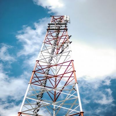 自立電信塔 3脚 三角角鋼格子塔