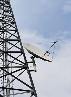 GB ANSI TIA-222-G 標準 Q235 Q345 テレコムアンテナタワー 3脚 60m ラジオマイクロ波