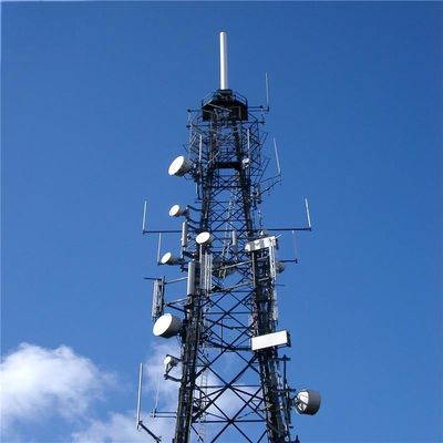 150フィート 200フィート 自立鋼鉄塔 太陽光パネル 50km 無線ネットワーク 通信塔