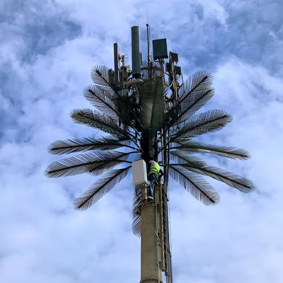 振動式GSM モバイルバイオニックパームツリーアンテナタワー シングルポール5gタワーカモフラージュ