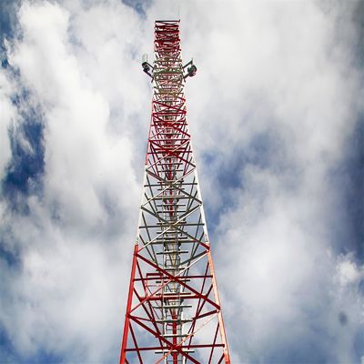 30m 通信用の自己支え網塔 角鋼製のGSM塔