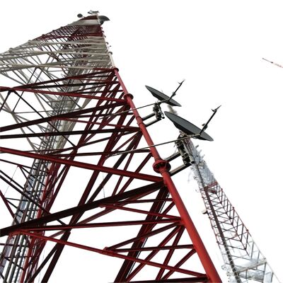 長期的な耐久性と環境ストレスに対する耐性を考慮して設計された、高強度3脚チューブ鋼タワー