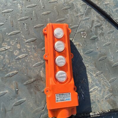 通信および照明タスク向けのパフォーマンスを提供する、垂直偏差1000分の1未満のヘビーデューティ伸縮タワー