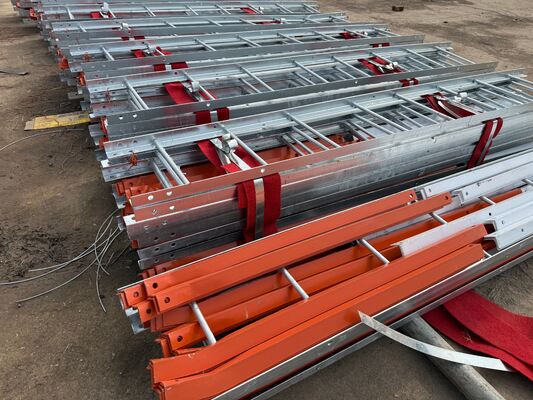 ANSI TIA 222 設計コードと高張力鋼材を使用した 3 脚角鉄塔三角無線通信塔