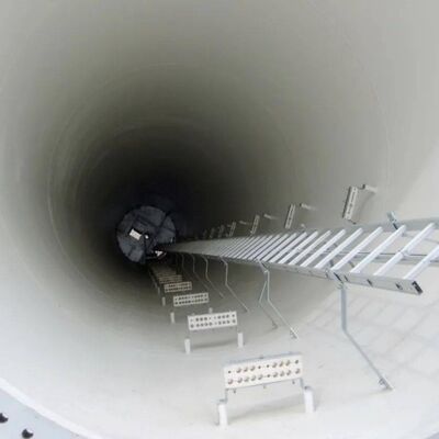 A36 astm EN 1991 1 4 および EN 1993 3 1 設計コードを満たす Q235 および Q355 鋼グレードで構築されたモノポール タワー通信シングル シャフト