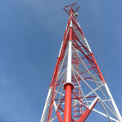 19 29 39 メートルマルチ信号 3 脚管状亜鉛メッキ鋼自立屋外 5 グラム 4 グラムマイクロ波ラジオマスト