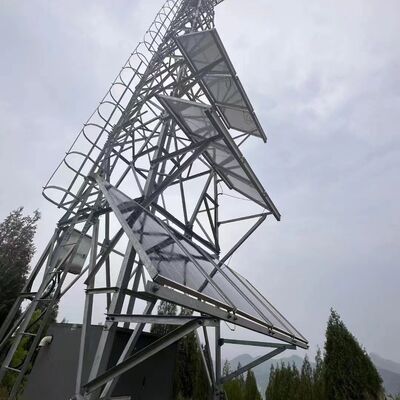 15 22 38M 4 脚角型オフグリッド太陽格子テレコム タワー、亜鉛メッキ鋼板および緊急通信用バッテリー バックアップ付き