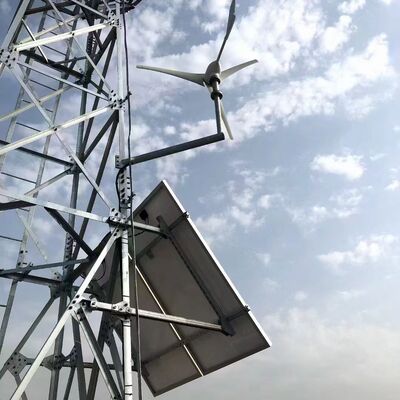 風力発電所ソーラーパーク監視用の再生可能エネルギー対応通信塔