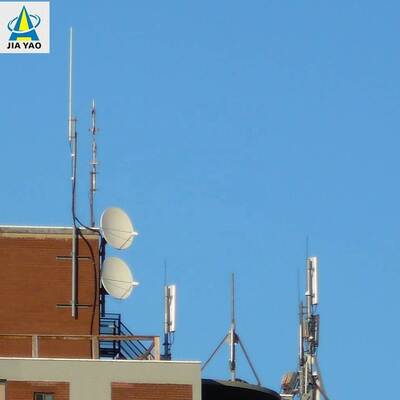 25M 30M 40m 都市部 5G スモールセル高密度化向けの軽量屋上モノポール タワー (基本設置面積が小さく、亜鉛メッキ鋼板を使用)