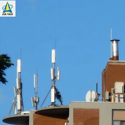 25M 30M 40m 都市部 5G スモールセル高密度化向けの軽量屋上モノポール タワー (基本設置面積が小さく、亜鉛メッキ鋼板を使用)